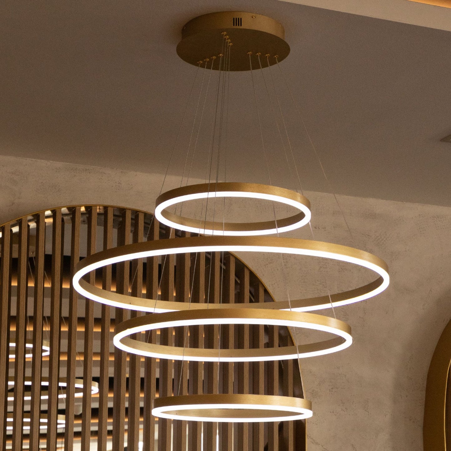 Chandelier LED King ML-2107002 gold